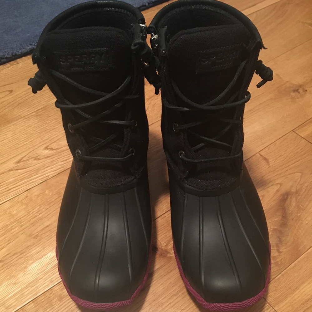 Speedy Duck Boots